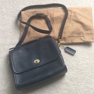 Coach vintage shoulder bag. EXCELLENT CONDITION
